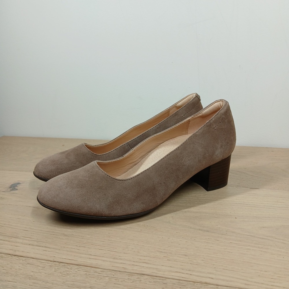 Clarks Pumps Women's 9 Taupe Suede Ultimate Comfort Block Heel